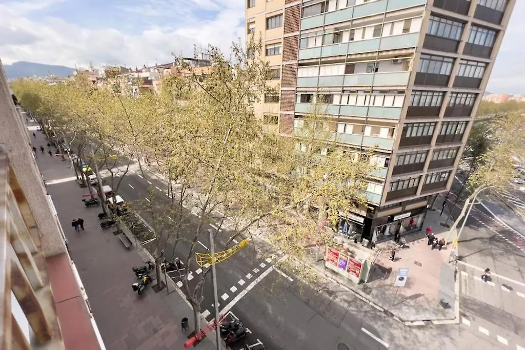 Bebarceloner Sant Andreu Apartments - 3 Bedrooms 0*, Barcelona